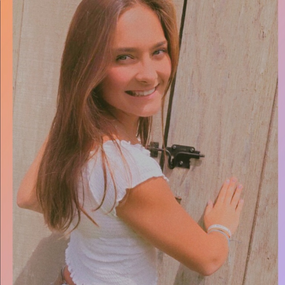 Meet your Posher, Cami